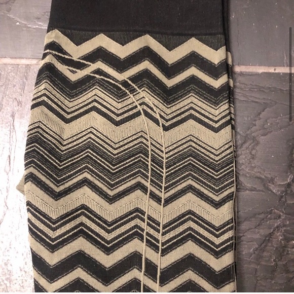 Lululemon Chevron Compression Sz10 - Picture 3 of 6